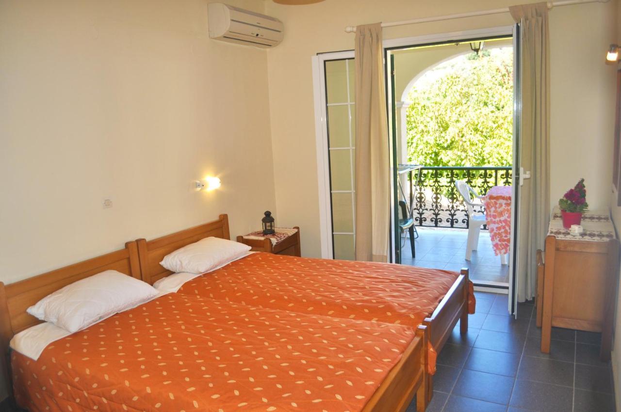 Yannis - Holiday Apartments On Agios Gordios Beach In Corfu Buitenkant foto