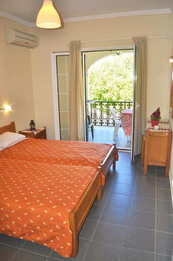 Yannis - Holiday Apartments On Agios Gordios Beach In Corfu Buitenkant foto